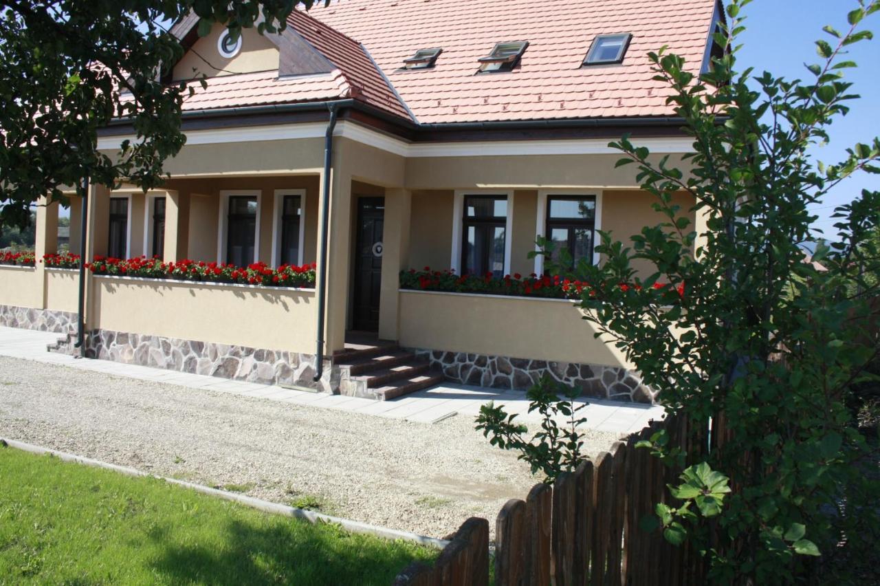 Pensiune Agroturistica Horvath-Kert Borzont Buitenkant foto